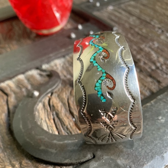 VINTAGE NAVAJO STERLING S CORAL TURQUOISE CUFF BRACELET - Picture 3 of 13